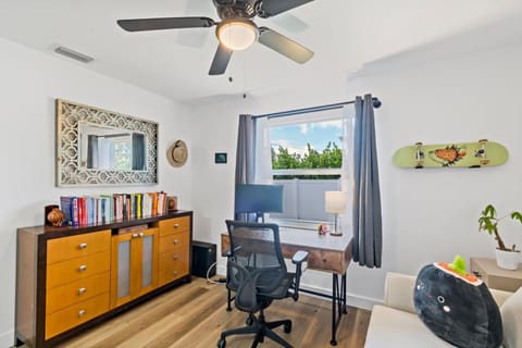 Bed, Business facilities, Bedroom, internet, internet, wardrobe, air conditioner
