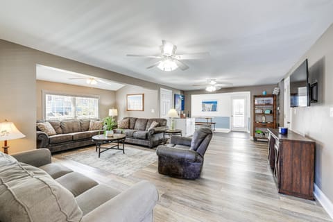 Steps to Shore Newly Renovated Dewey Beach Home! House in Dewey Beach