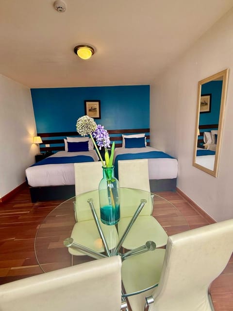 Bed, Living room