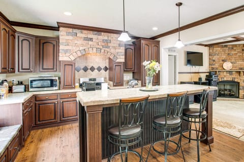 4 Mi to Weston Lake Eastover Gem with Grill House in Columbia