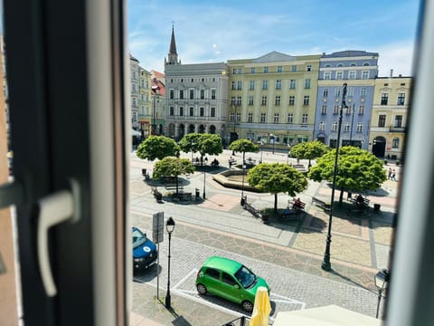 Day, Neighbourhood, City view, Street view, Location