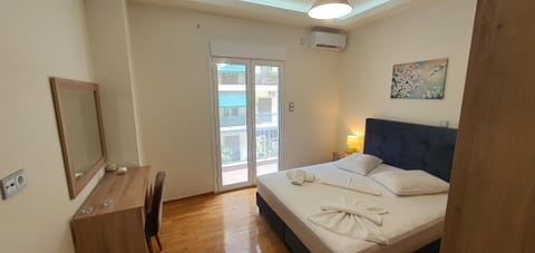 Bedroom, air conditioner