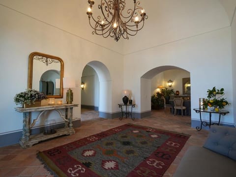 Modern & Private Villa in Unique Location, Pool and Sunset Terrace Villa in Sorrento