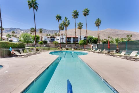 2 Mi to Dtwn Palm Springs Mtn-View Condo with Pool Apartment in Palm Springs