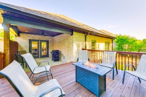 3 Mi to Campus Auburn Home with Deck and Fire Pit House in Opelika
