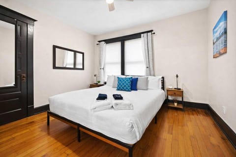 Riverview Escape in Walkable Historic District House in Jeffersonville