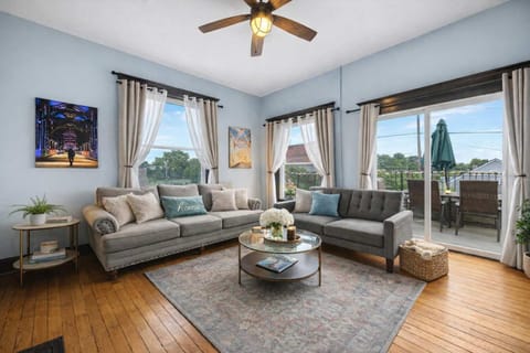 Walkable Historic District Riverview Escape House in Jeffersonville