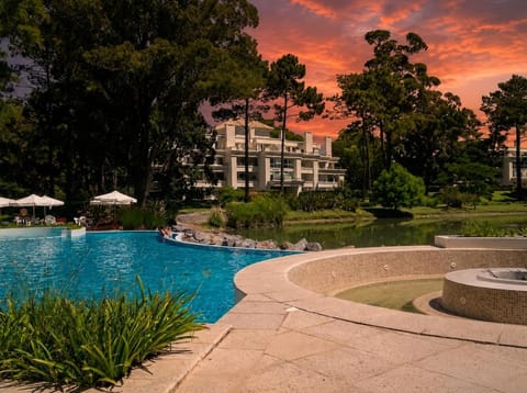 Property building, Spring, Day, Natural landscape, Garden, Garden view, Pool view, Swimming pool, sunbed