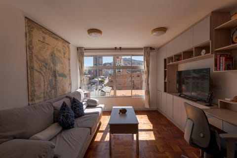 Library, TV and multimedia, Living room, Seating area, Evening entertainment