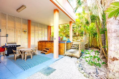 Serious Leisure House in Siesta Beach