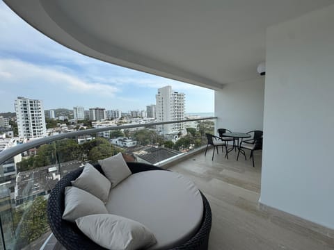 Dining area, City view
