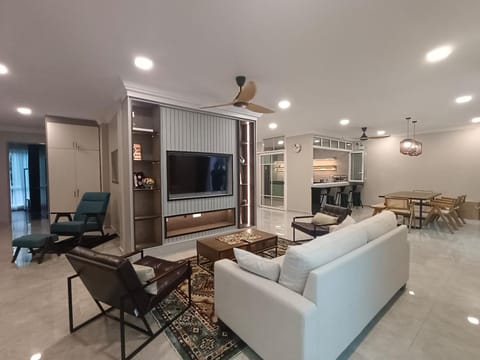 Communal lounge/ TV room