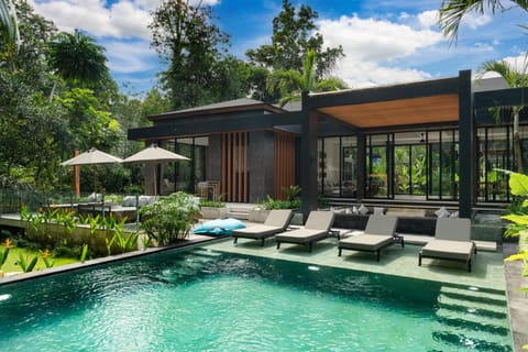 Property building, Pool view, Swimming pool, sunbed