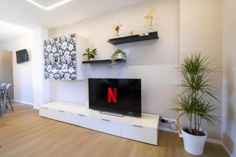 650m from the sea, 8 guests, AC, Wi-Fi Apartment in Civitanova Marche