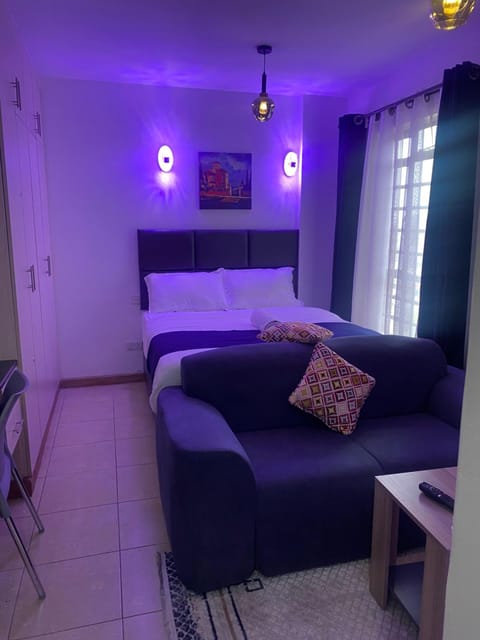 Bed, Seating area