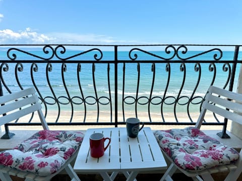 Patio, Day, Natural landscape, View (from property/room), Balcony/Terrace, Photo of the whole room, Seating area, Sea view