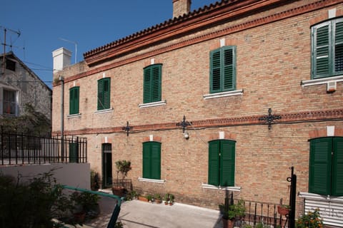 Property building, Day