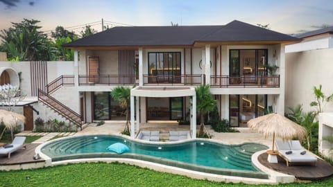 Property building, Pool view, Swimming pool, internet