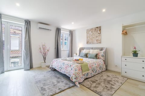 Bed, Bedroom, air conditioner