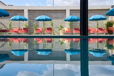 Property building, Patio, Swimming pool, sunbed