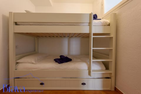 Bed, Bedroom, bunk bed