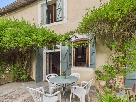 Property building, Facade/entrance, Off site