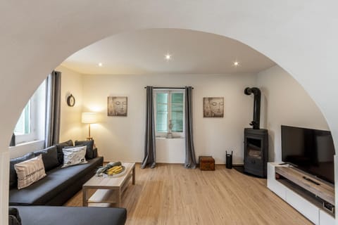 Communal lounge/ TV room, Living room