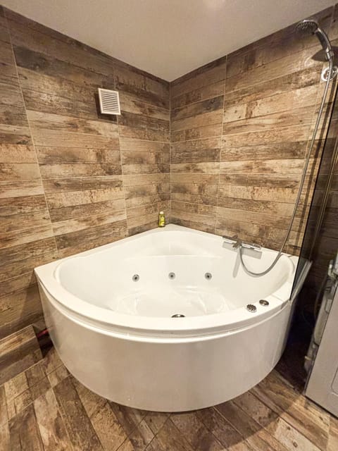 Hot Tub, Bathroom, Bath