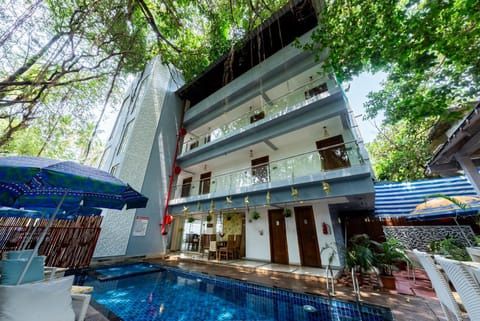 Property building, Swimming pool