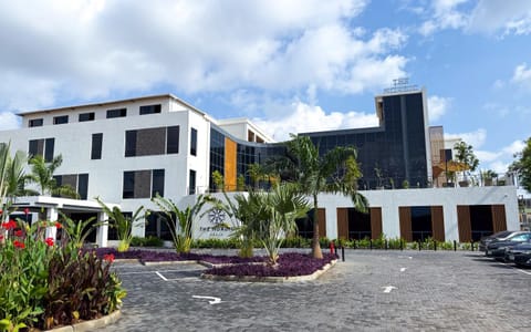 Property building, Facade/entrance