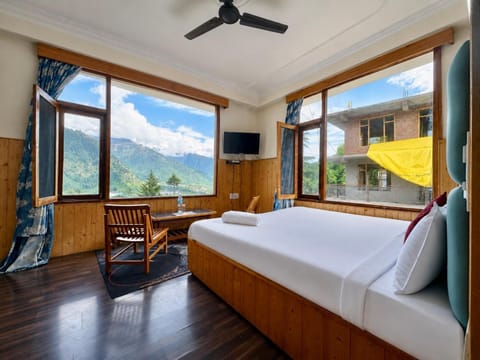 Bed, Mountain view