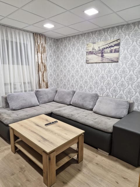 Photo of the whole room, Seating area
