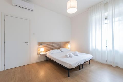Bed, Photo of the whole room, Bedroom, towels, air conditioner