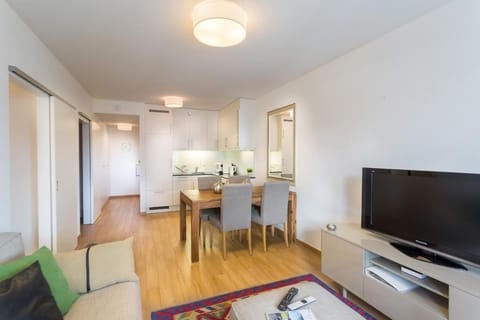 TV and multimedia, Kitchen or kitchenette, Living room