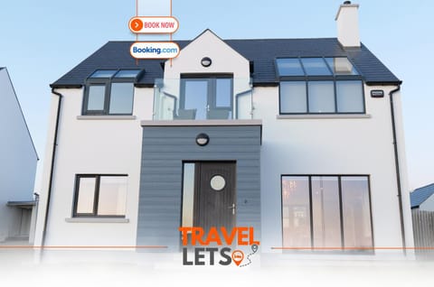 Property building, Day, Property logo or sign, Logo/Certificate/Sign, Text overlay, Street view, Certificate/Award