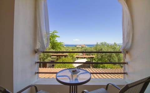View (from property/room), Balcony/Terrace, Sea view