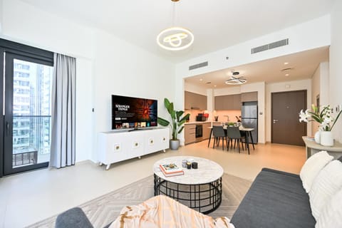 TV and multimedia, Kitchen or kitchenette, Seating area, Dining area