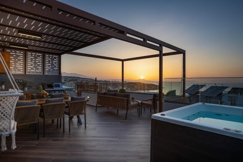 Patio, Natural landscape, Hot Tub, View (from property/room), Balcony/Terrace, Sea view, Sunset