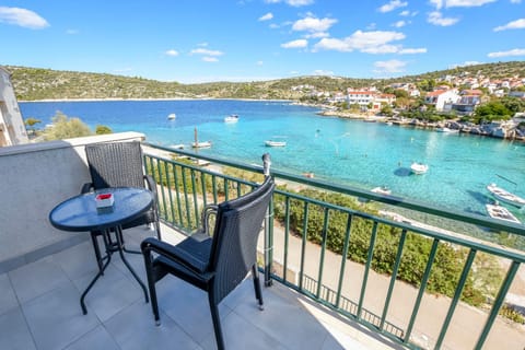 Property building, Balcony/Terrace, Sea view
