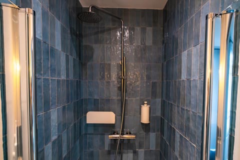 4 Guest - Hausmanian Flat Arc de Triomph Apartment in Paris