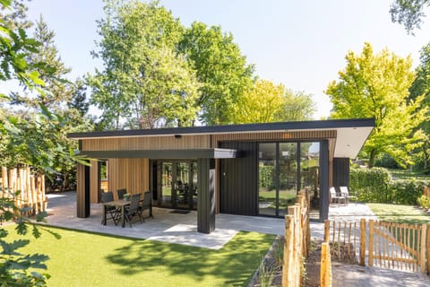 Property building, Day, Garden, Garden view