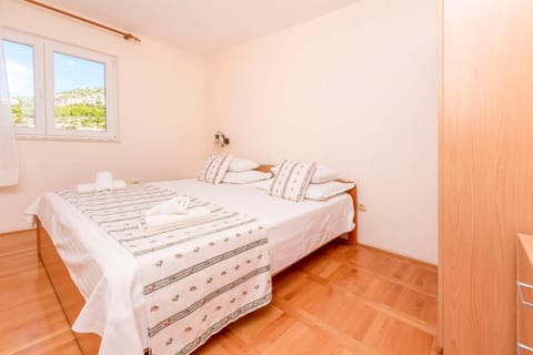 Bed, Photo of the whole room, Bedroom, towels, wardrobe