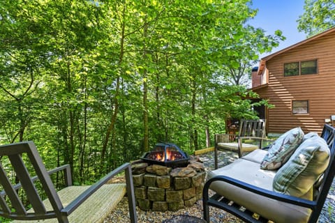 Mtn Views Hot Tub Fire Pit Dog Friendly House in Blue Ridge