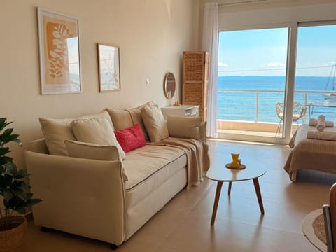 View (from property/room), Balcony/Terrace, Seating area, Sea view