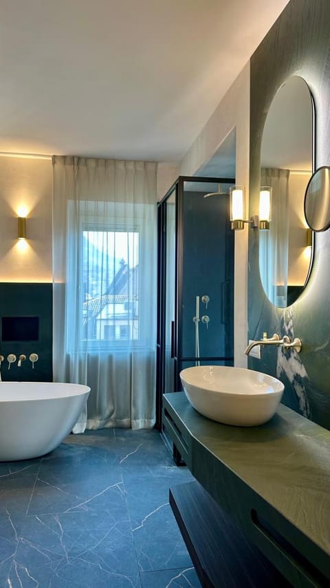 Bathroom, Bath