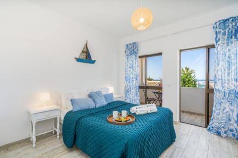 Bed, Balcony/Terrace, Bedroom