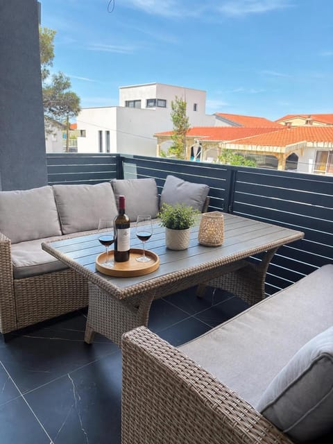 Day, View (from property/room), Balcony/Terrace, Seating area