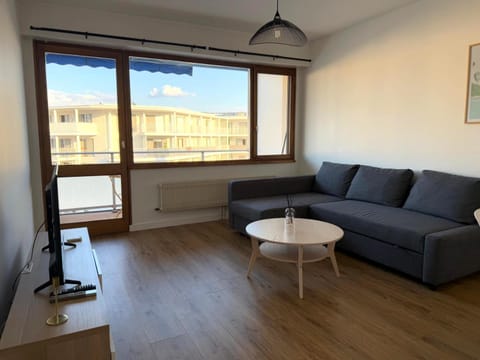 M002 Marquer Appartement T2 spacieux et lumineux avec balcon à deux pas du centre ville Apartment in Annemasse