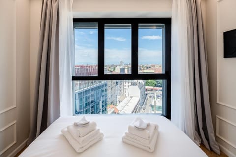 Bed, View (from property/room), Photo of the whole room, Bedroom, City view, towels