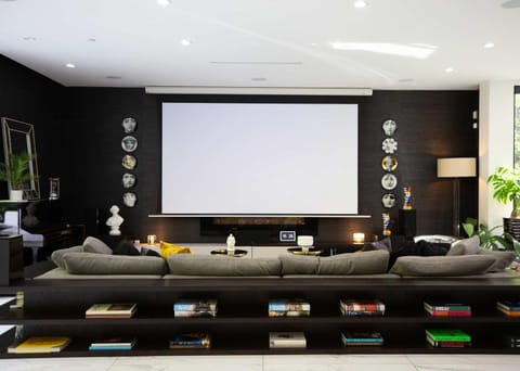 NEW Modern Oasis off Melrose - Rooftop - Pool House in West Hollywood